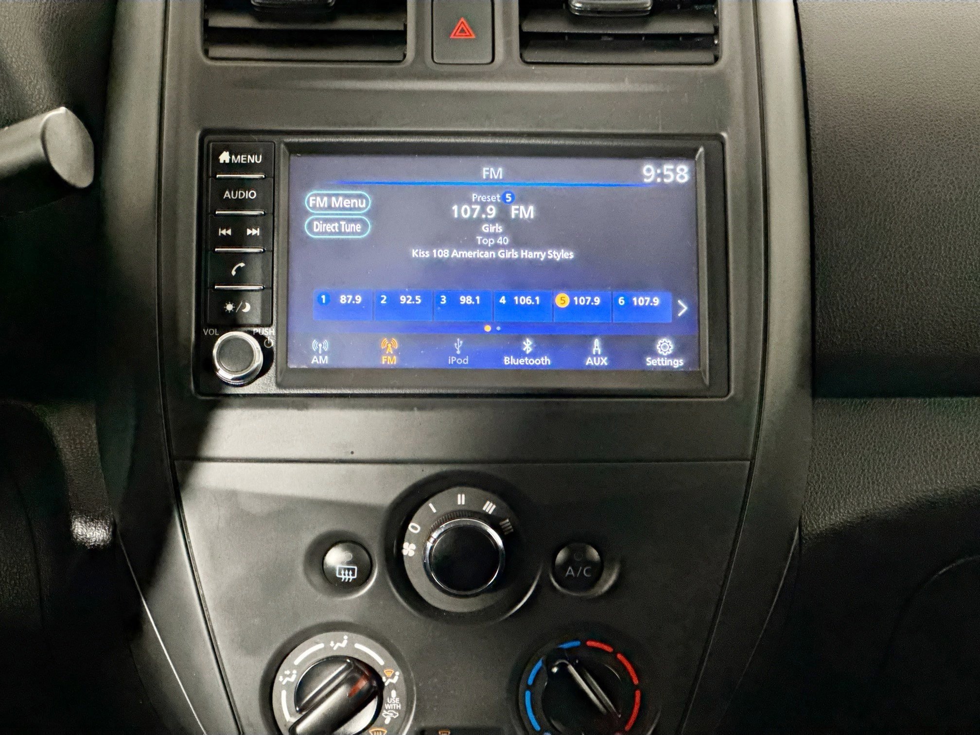 Used 2019 Nissan Versa S Plus image 23