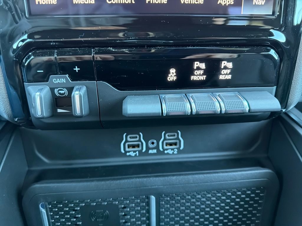 New 2026 RAM 1500 4x4 Crew Cab image 32