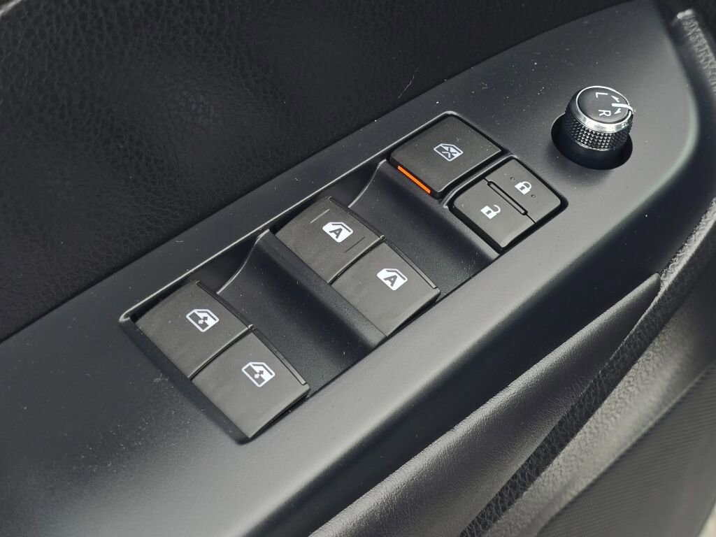 Used 2017 Toyota Highlander XLE AWD/4WD image 38