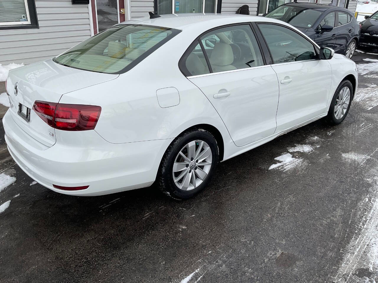 Used 2016 Volkswagen Jetta SE image 12