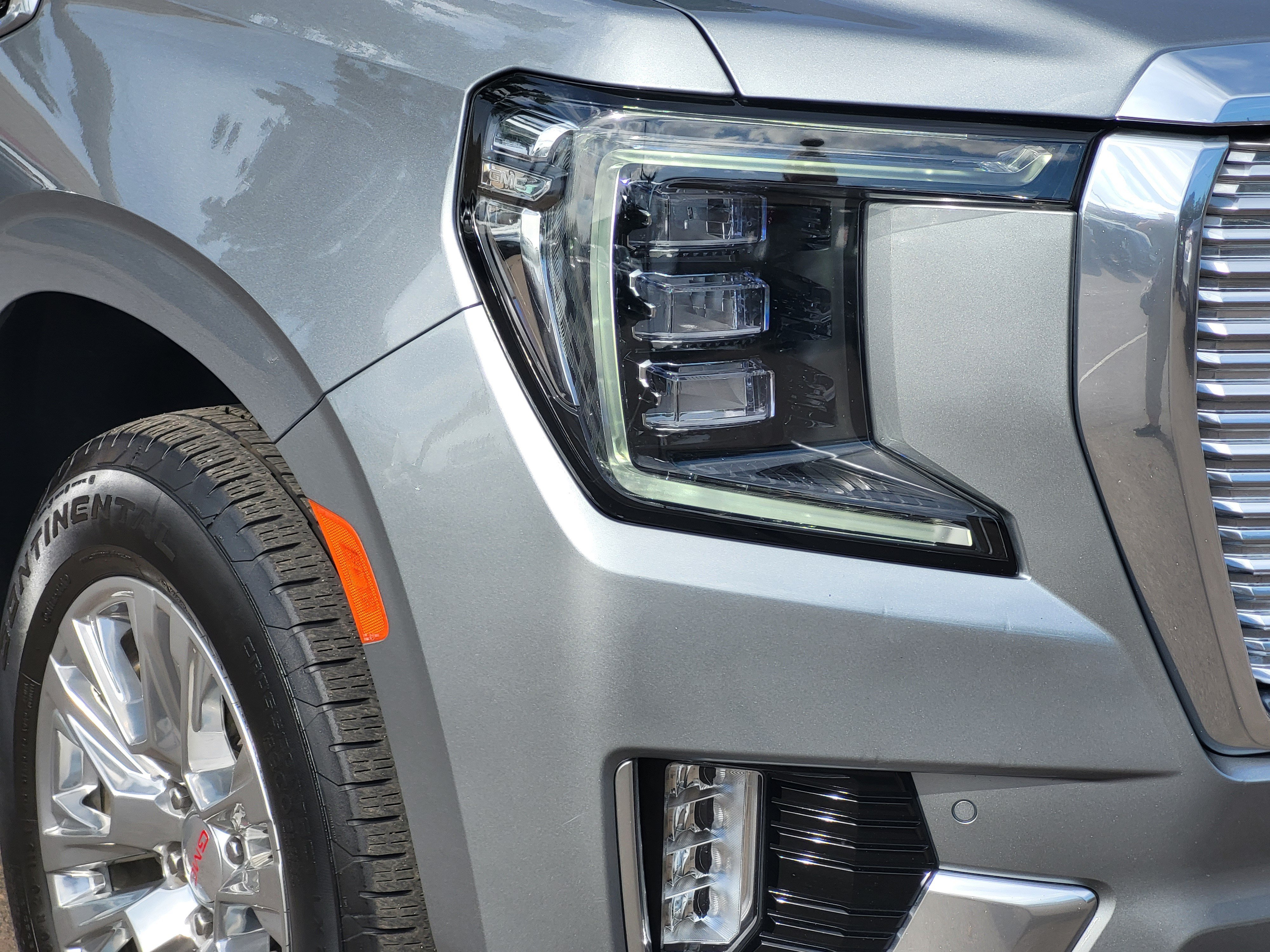 Used 2023 GMC Yukon Denali AWD/4WD image 5