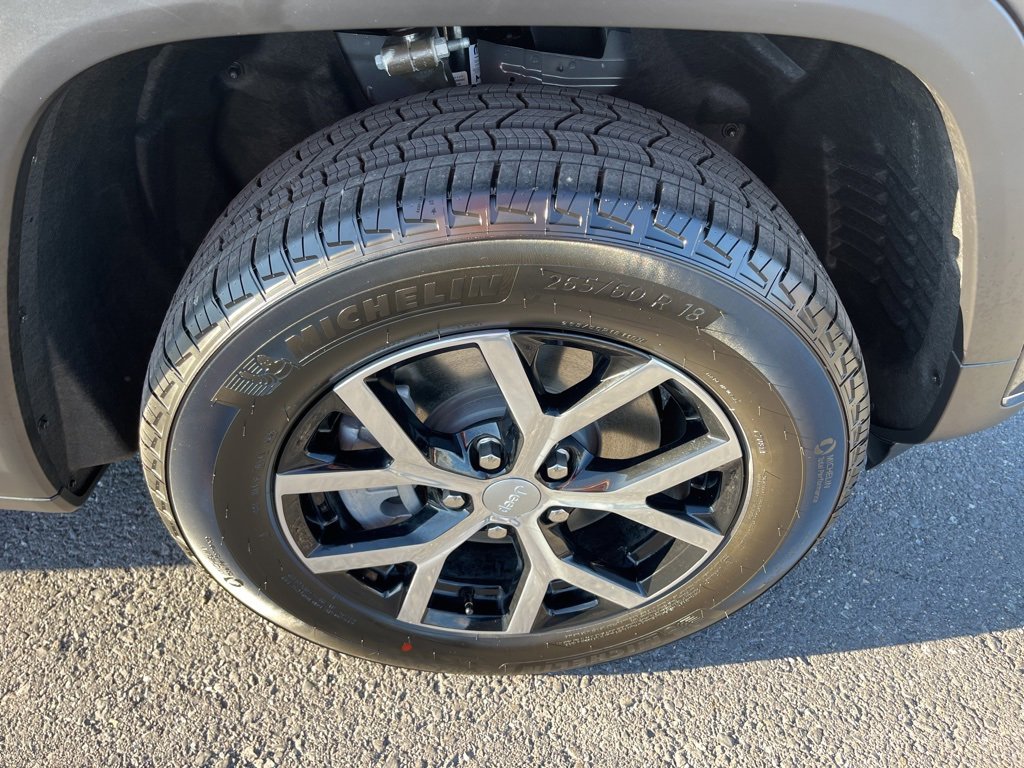 New 2025 Jeep Grand Cherokee L Limited image 5