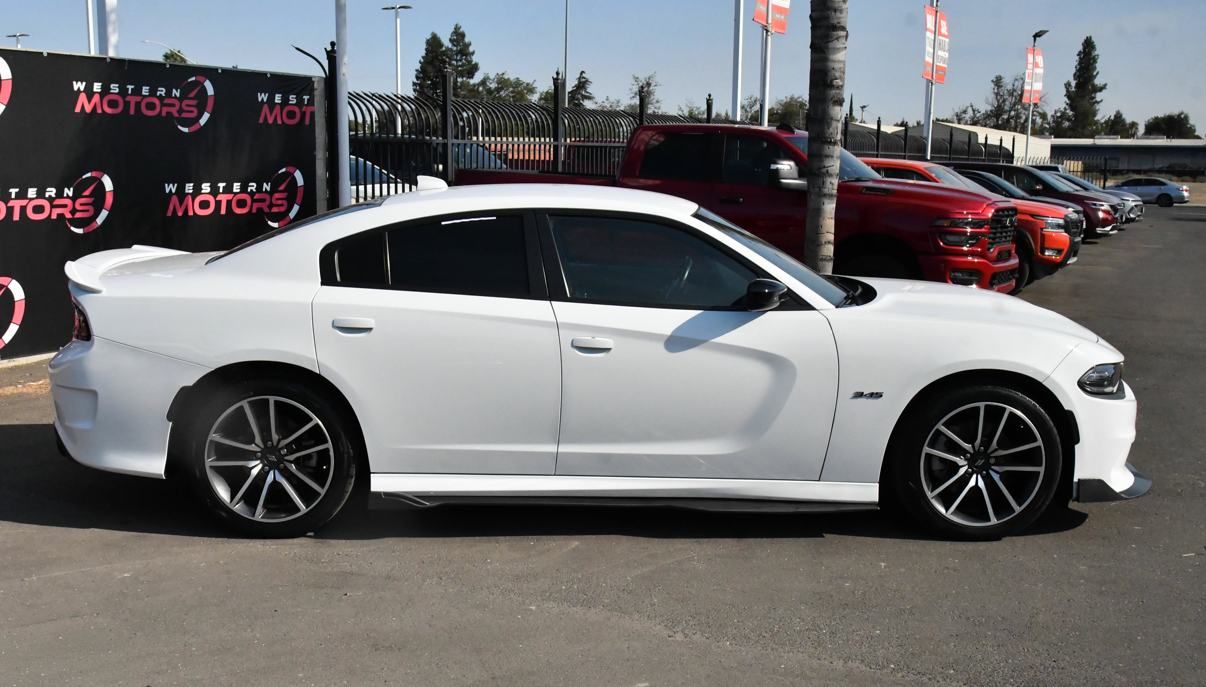 Used 2023 Dodge Charger R/T w/ Plus Group RWD image 9