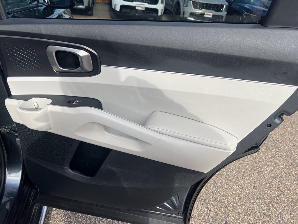 Certified 2023 Kia Sorento S image 15