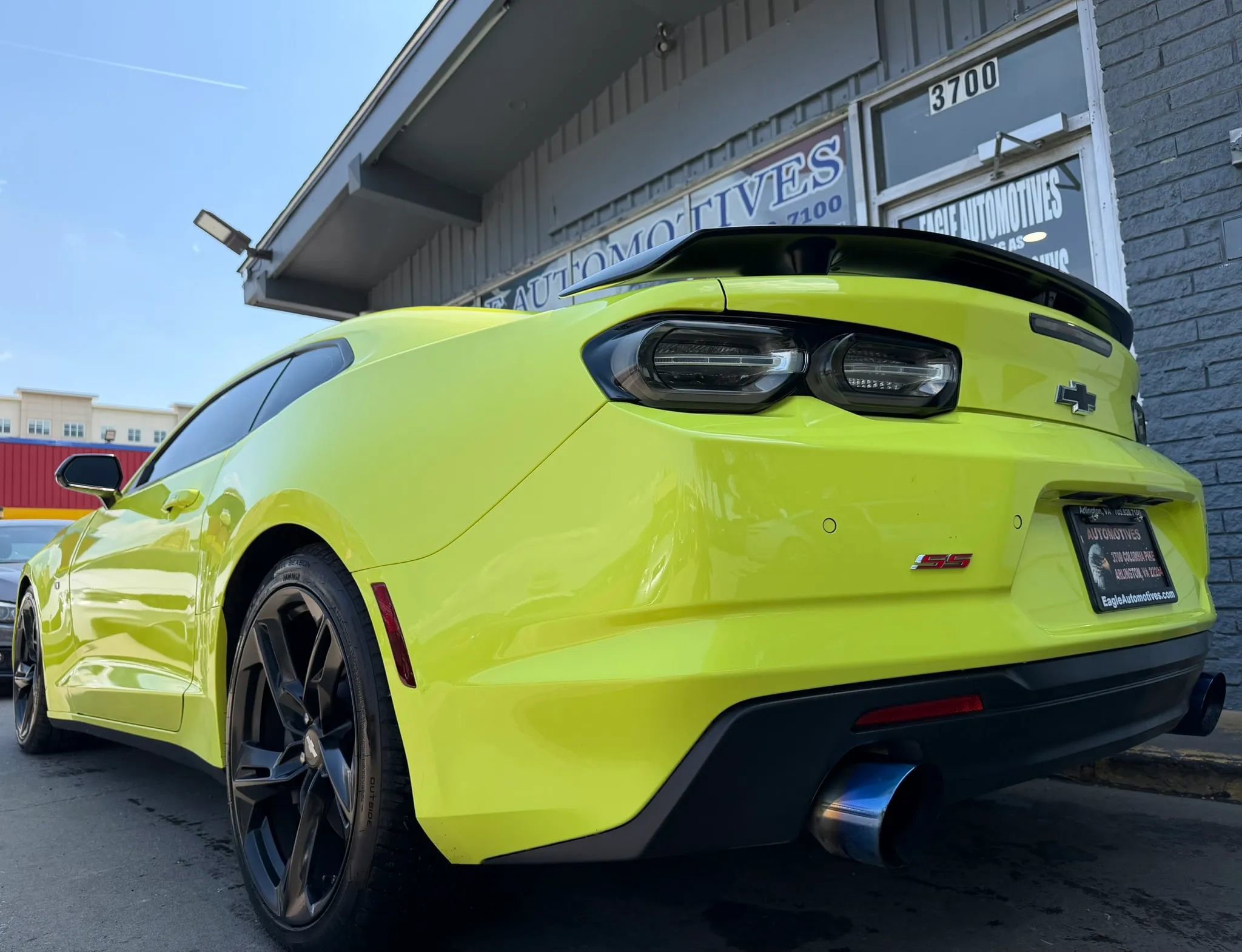 Used 2019 Chevrolet Camaro SS w/ Black Appearance Package RWD image 5
