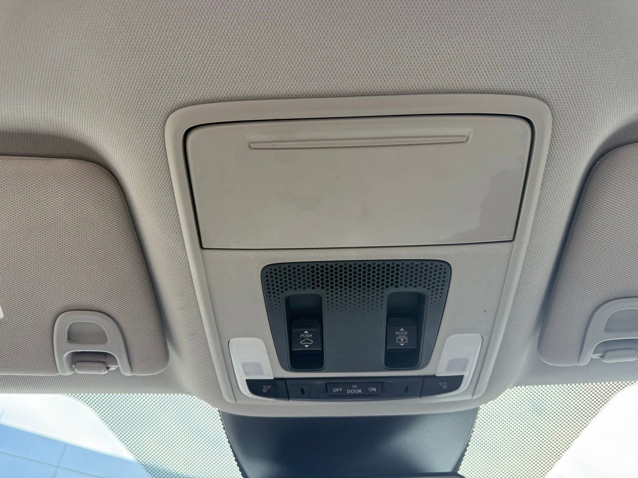 Used 2024 Honda Pilot Touring image 18