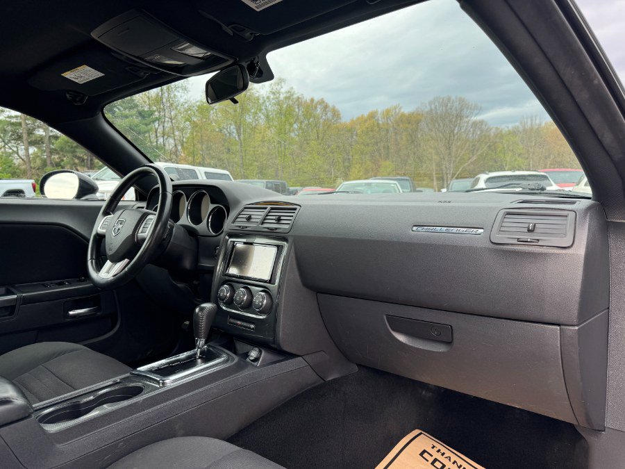 Used 2013 Dodge Challenger SXT RWD image 18