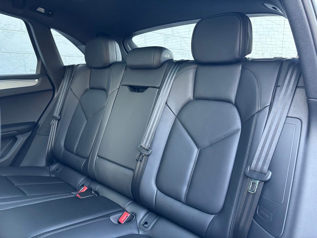 New 2026 Porsche Macan image 7