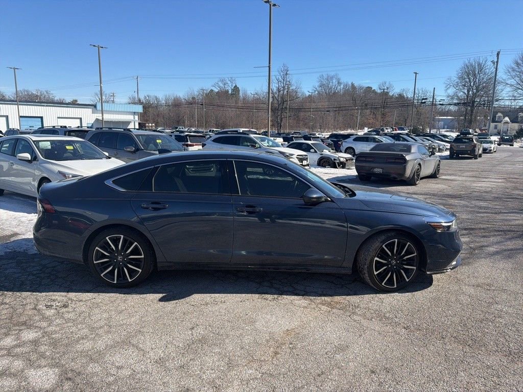 Used 2025 Honda Accord Touring image 2