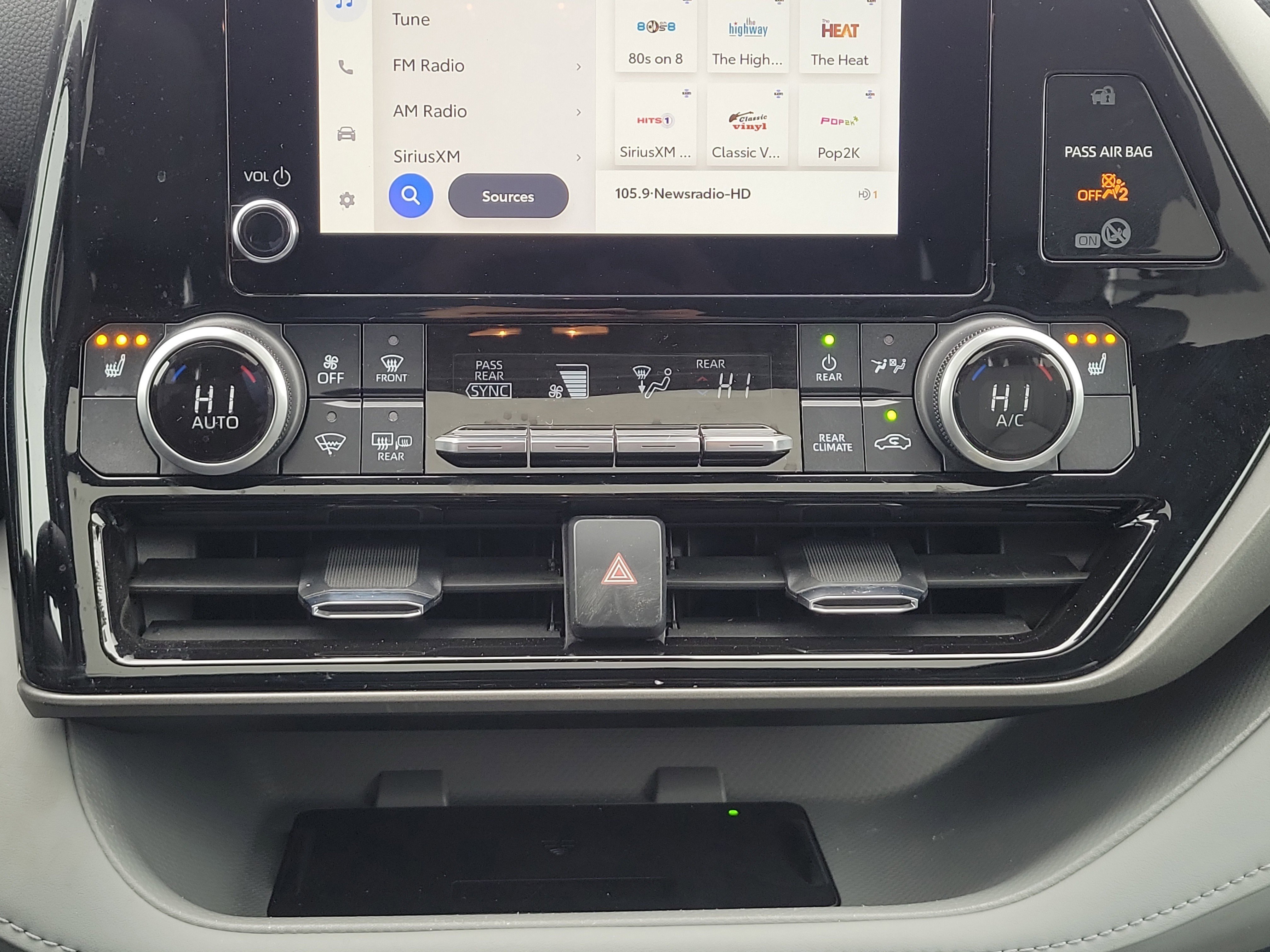 Used 2024 Toyota Highlander XLE image 31