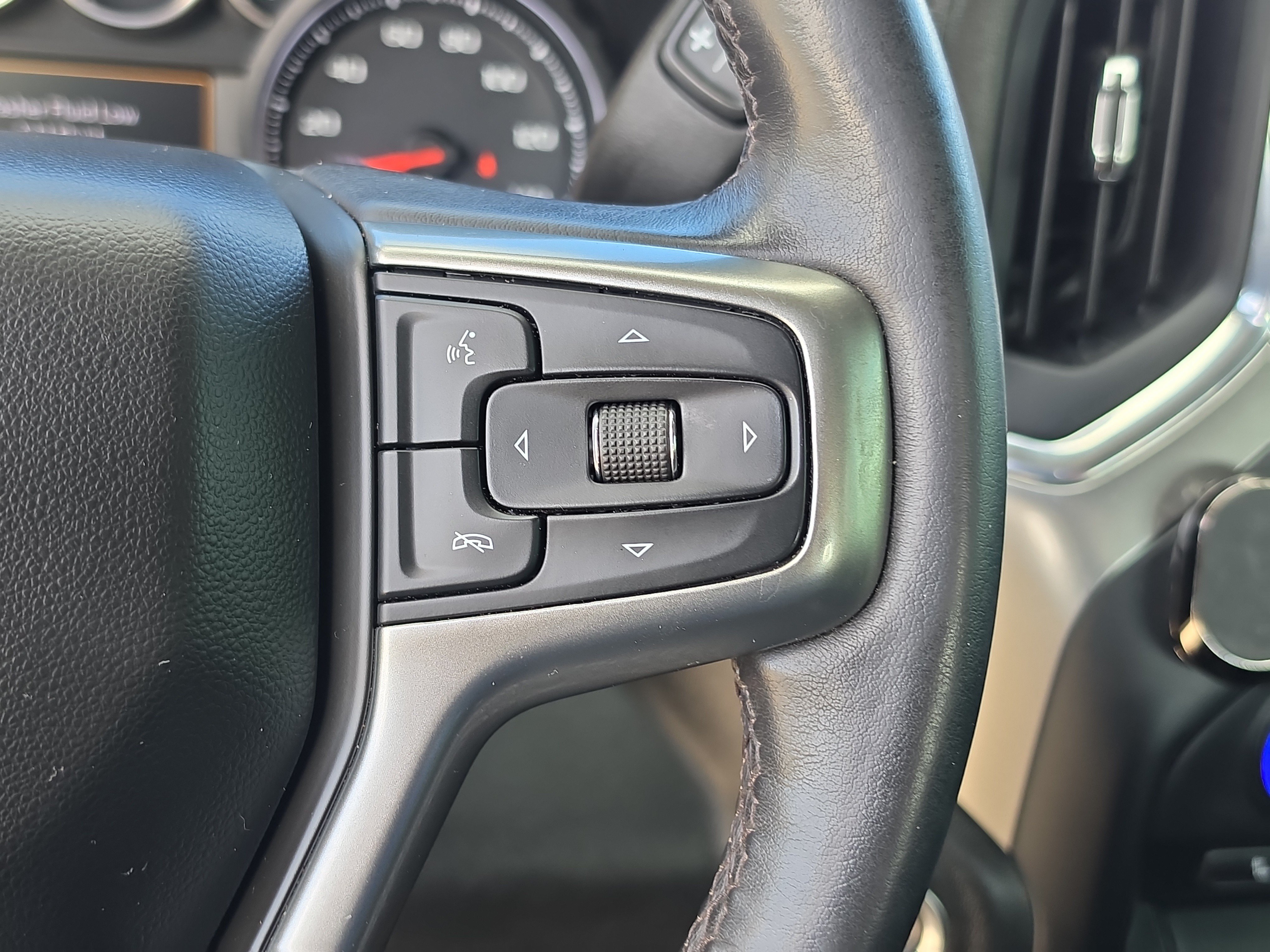 Used 2021 Chevrolet Silverado 1500 LT RWD image 21