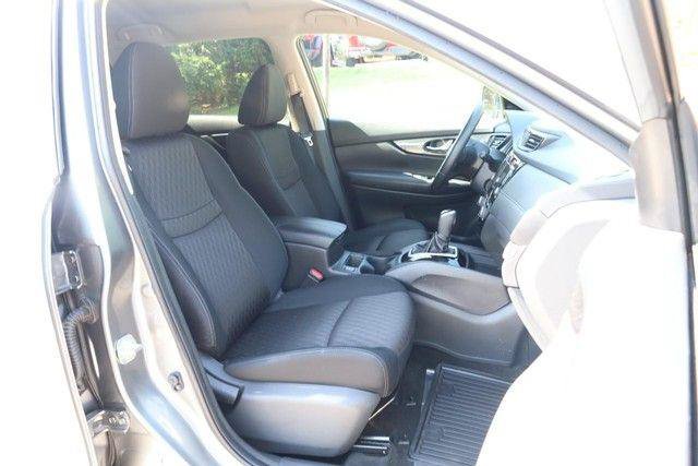 Used 2018 Nissan Rogue SV w/ Premium Package FWD image 23
