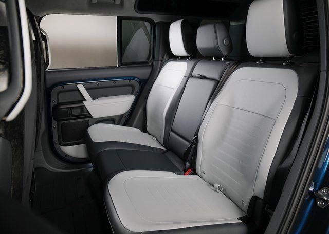 New 2026 Land Rover Defender 110 OCTA AWD/4WD image 5