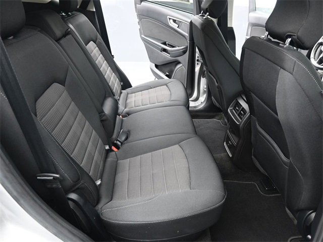Used 2017 Ford Edge SEL image 29