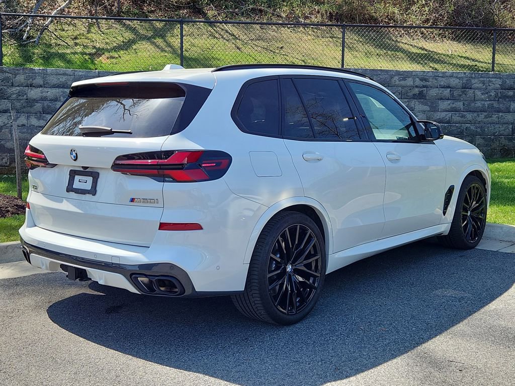 Used 2024 BMW X5 M60i image 2