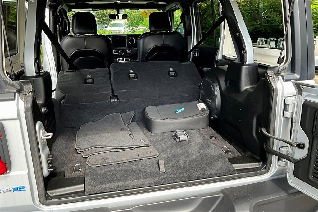 Used 2023 Jeep Wrangler Unlimited Sahara image 37