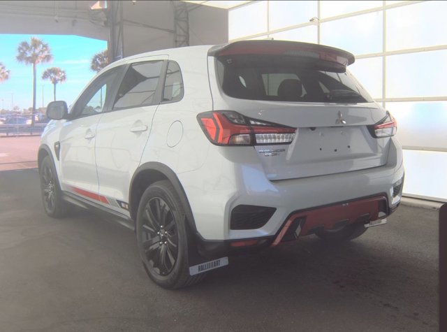 Used 2024 Mitsubishi Outlander Sport SE image 2