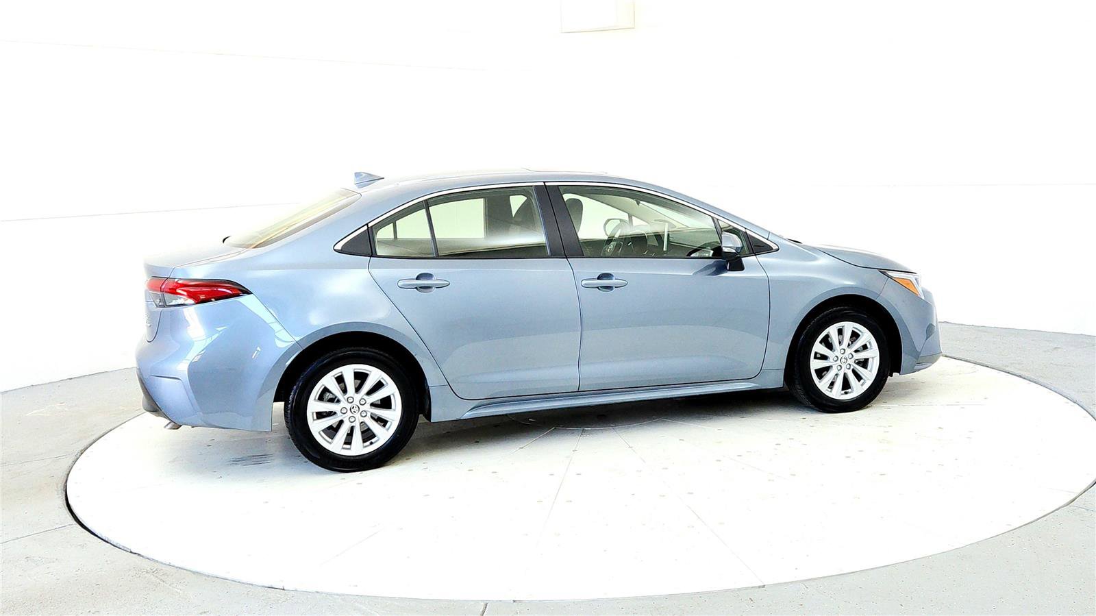 Certified 2025 Toyota Corolla XLE image 6