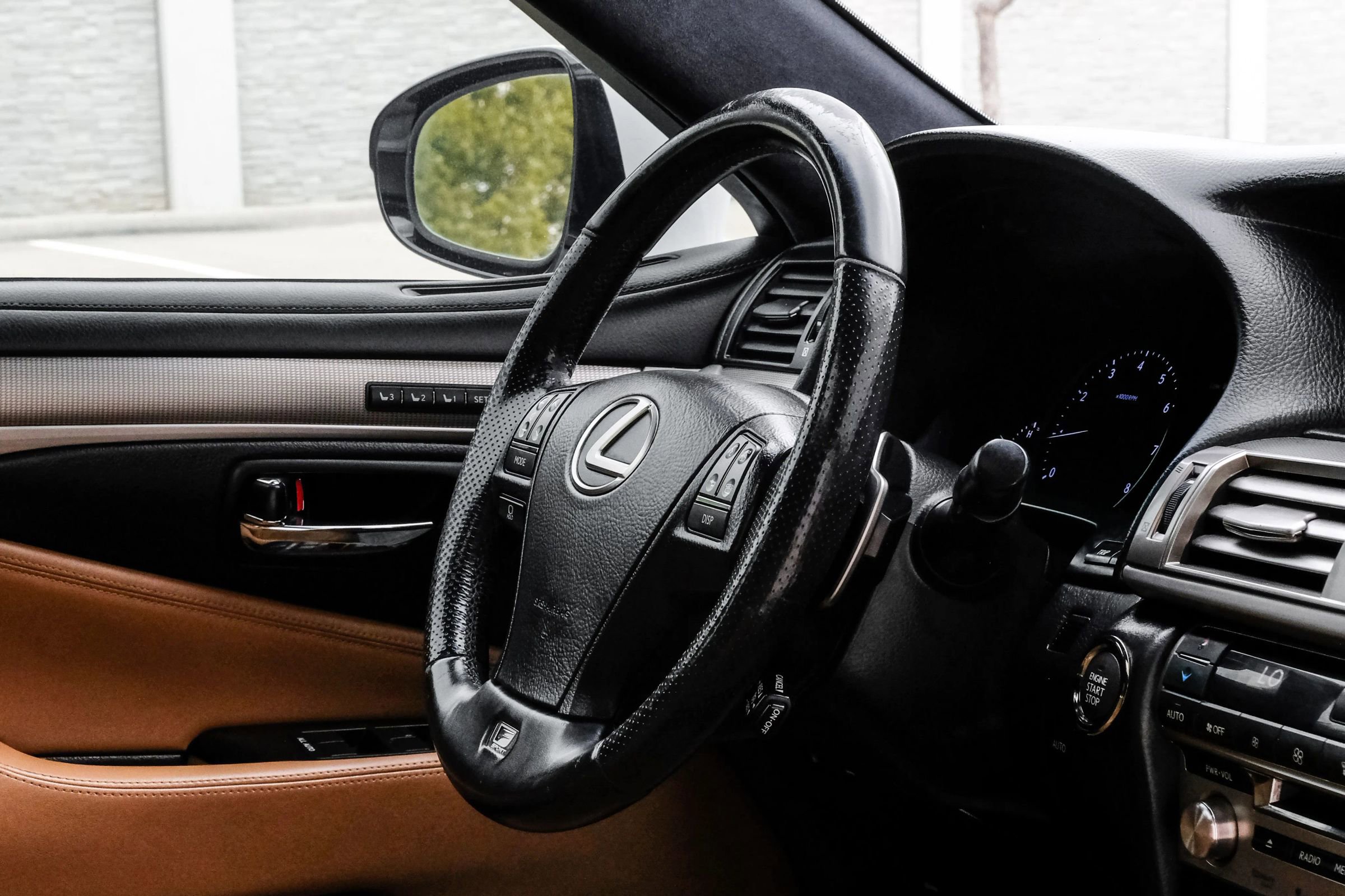 Used 2014 Lexus LS 460 AWD w/ F Sport Package image 23