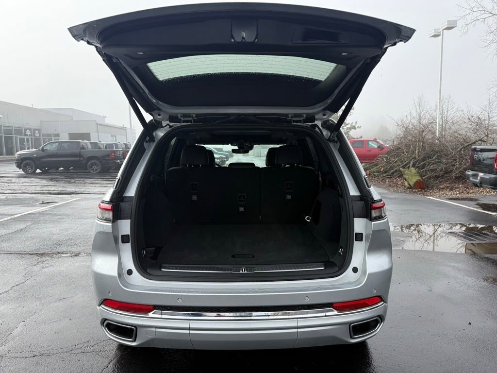 New 2025 Jeep Grand Cherokee Overland AWD/4WD image 37