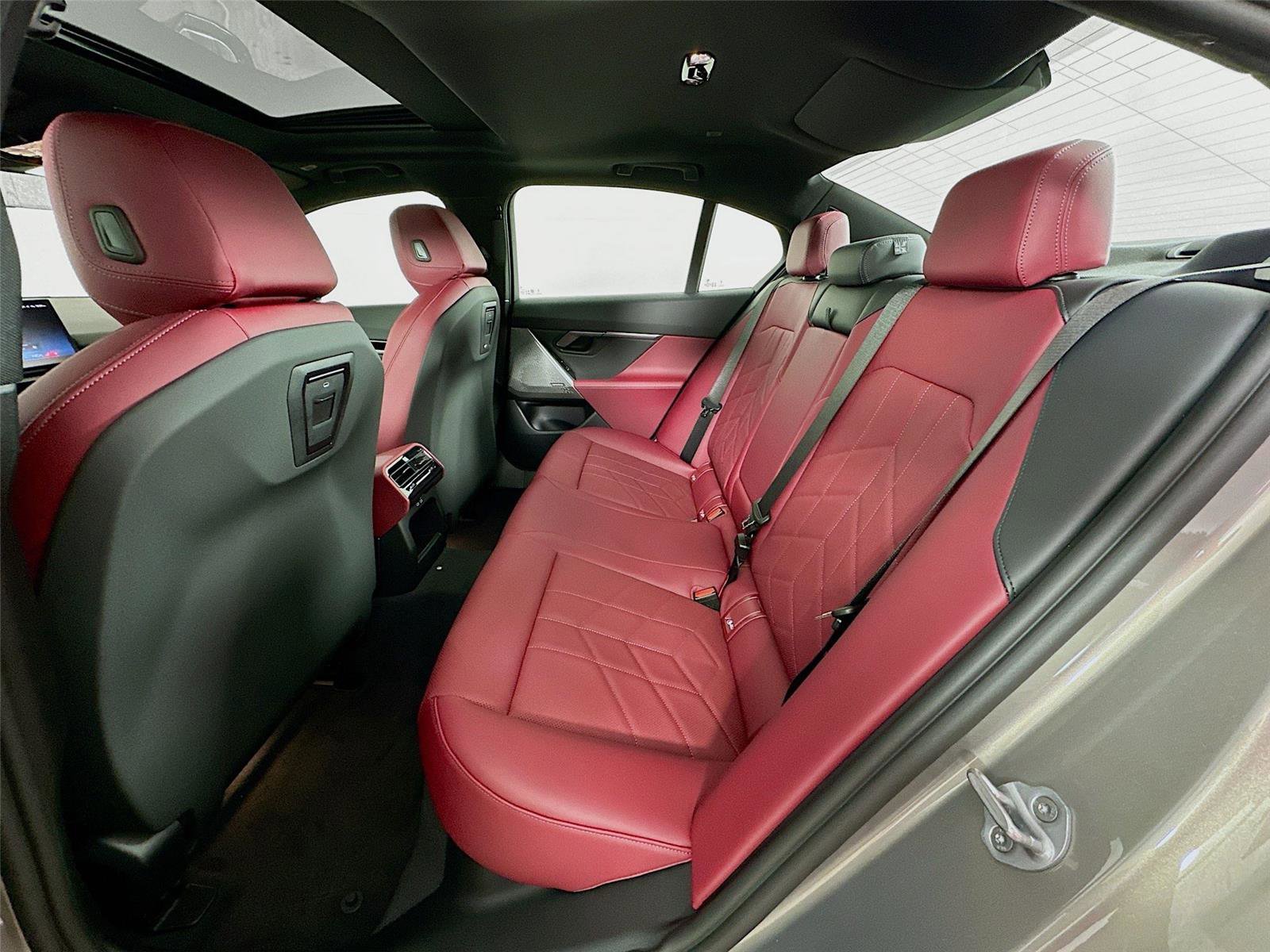 New 2026 BMW 530i xDrive w/ M Sport Package image 26