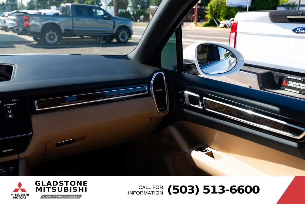 Used 2021 Porsche Cayenne AWD/4WD image 11
