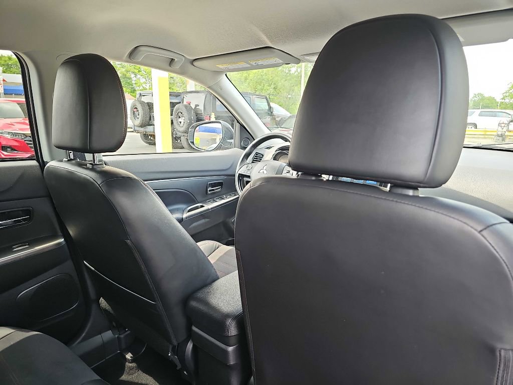 Used 2023 Mitsubishi Outlander Sport SE image 48