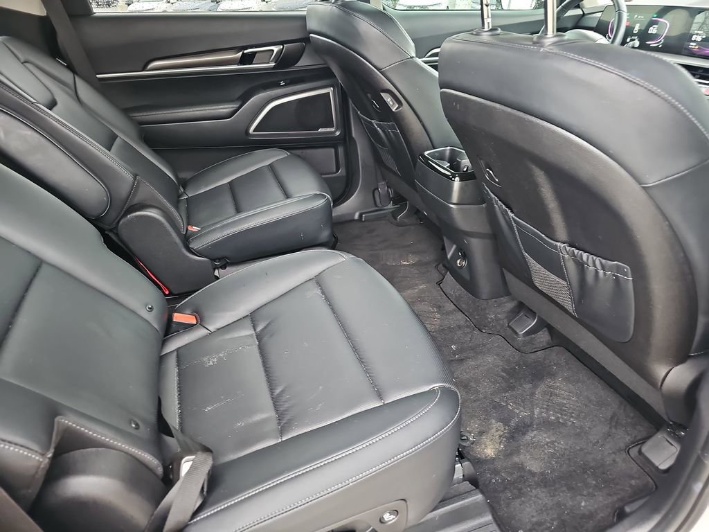 Used 2025 Kia Telluride S image 12