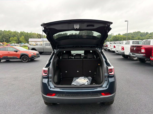 New 2026 Jeep Compass Limited w/ Sun, Sound & Navigation Group AWD/4WD image 29