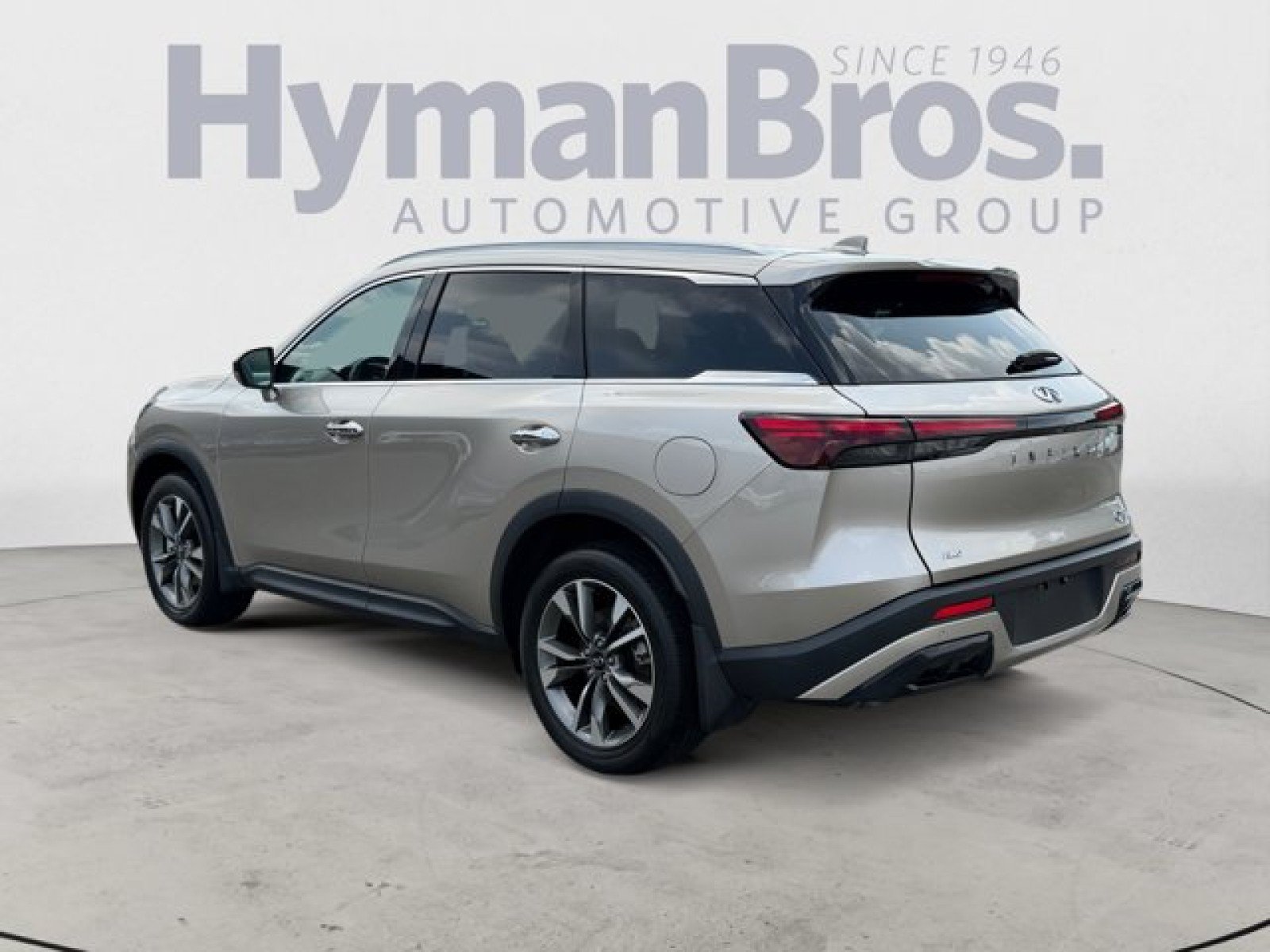 Certified 2025 INFINITI QX60 Luxe w/ Vision Package AWD/4WD image 5