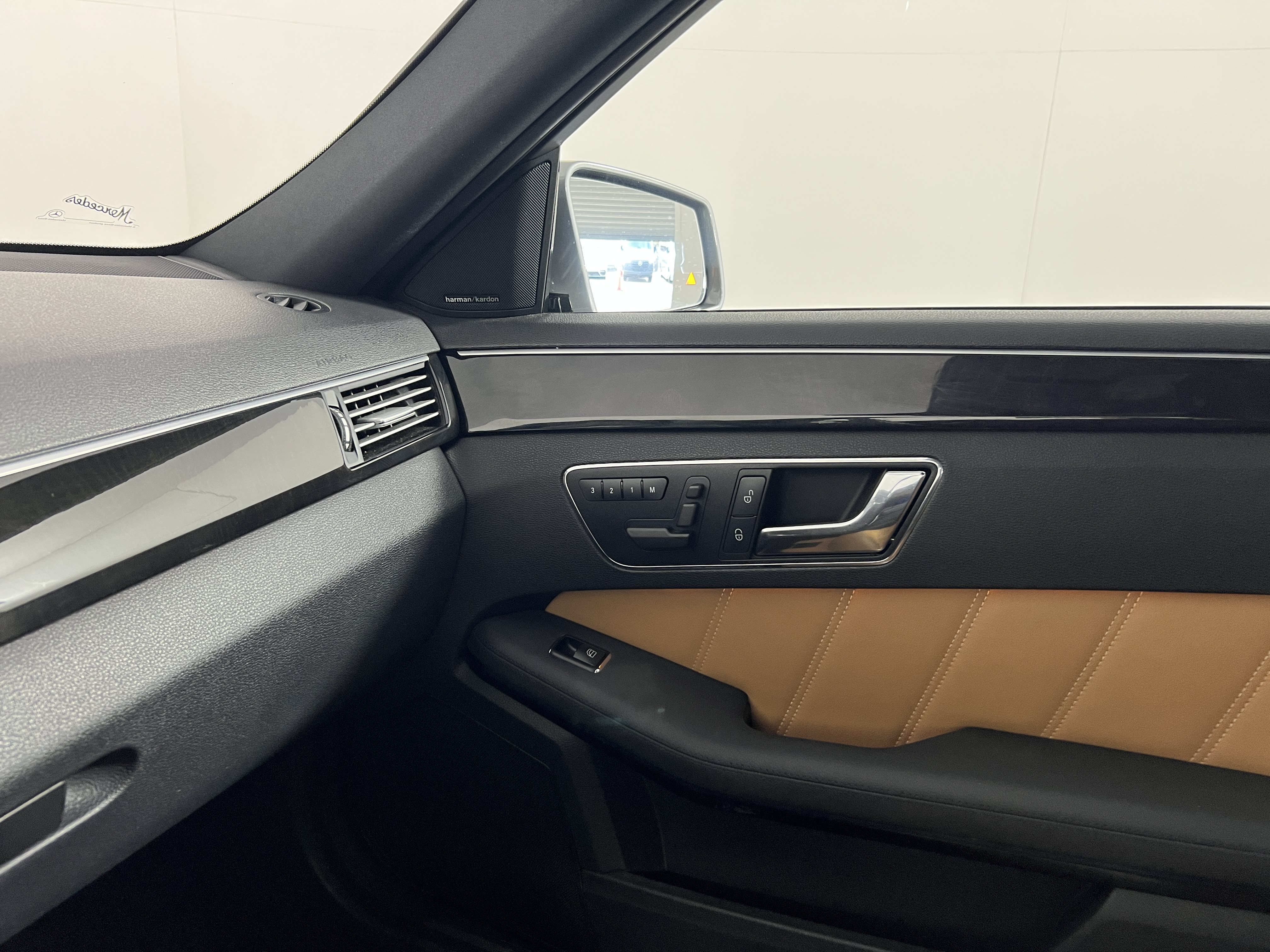 Used 2010 Mercedes-Benz E 350 Sedan image 12