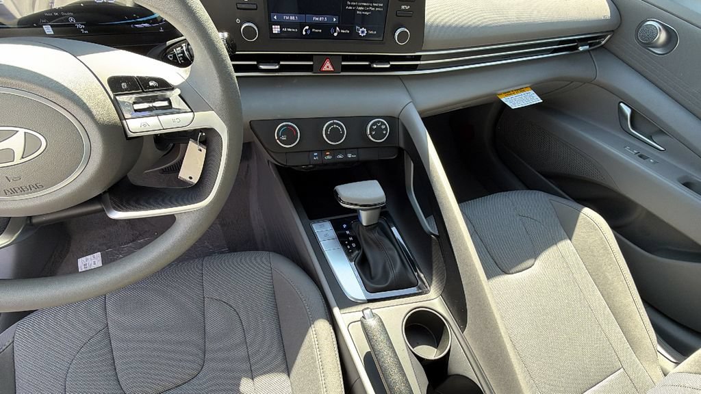 New 2026 Hyundai Elantra SE FWD image 27