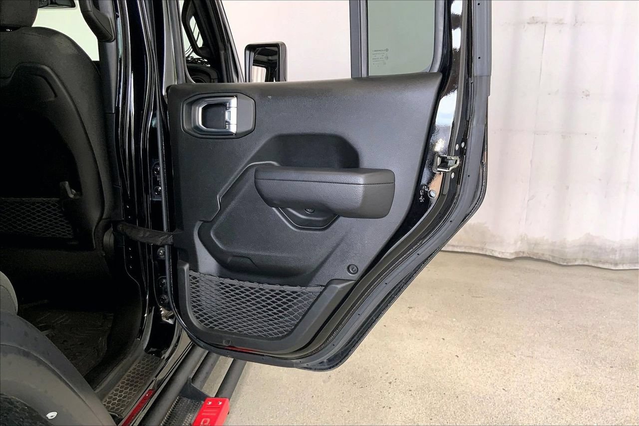 Used 2024 Jeep Wrangler Unlimited Rubicon w/ Convenience Group AWD/4WD image 23