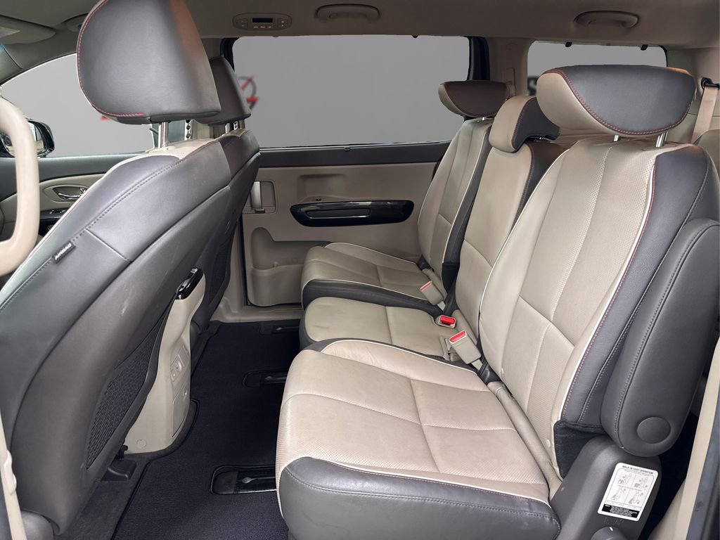 Used 2018 Kia Sedona EX image 10