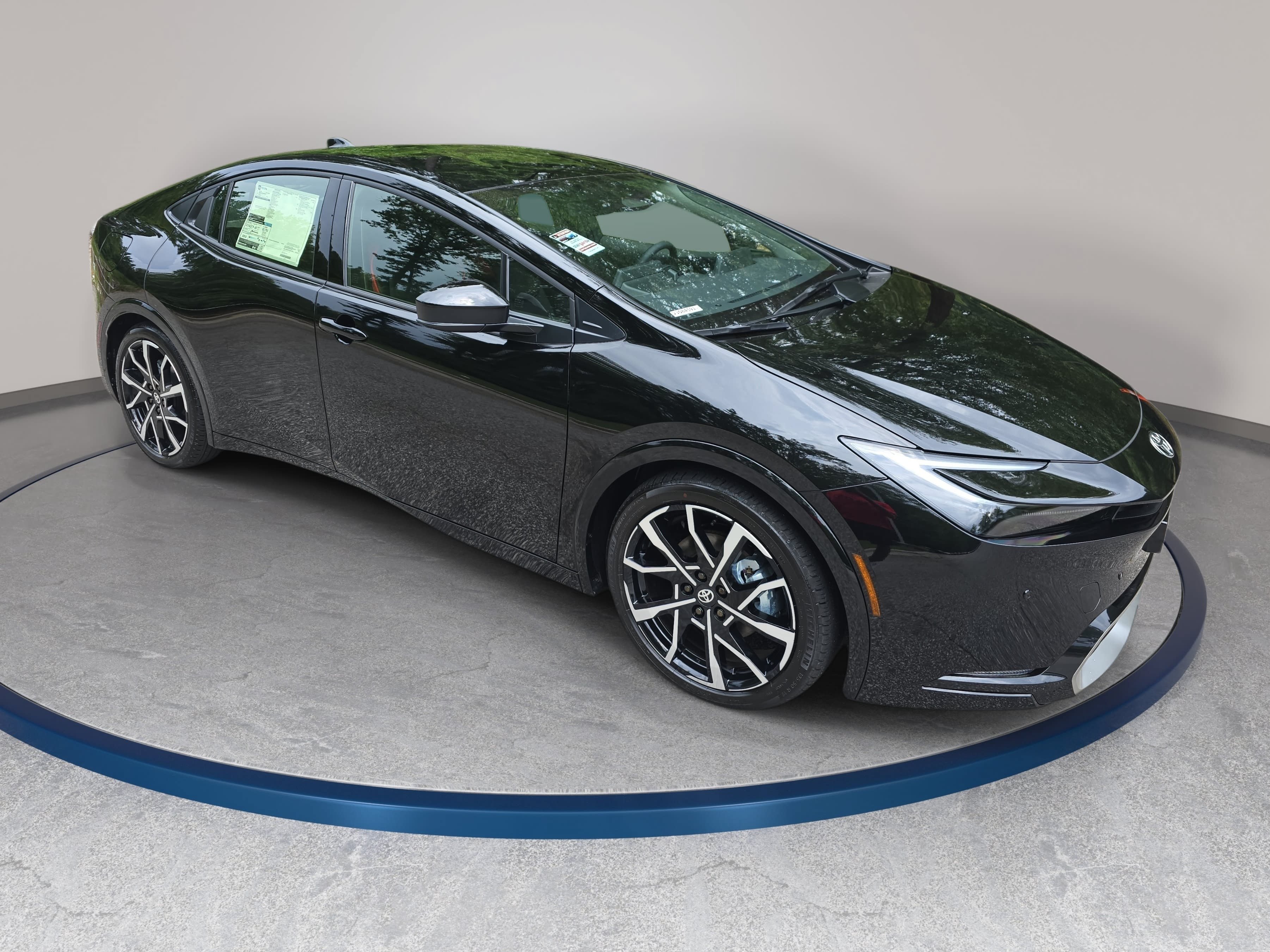 New 2027 Toyota Prius Plug-In Hybrid FWD image 3
