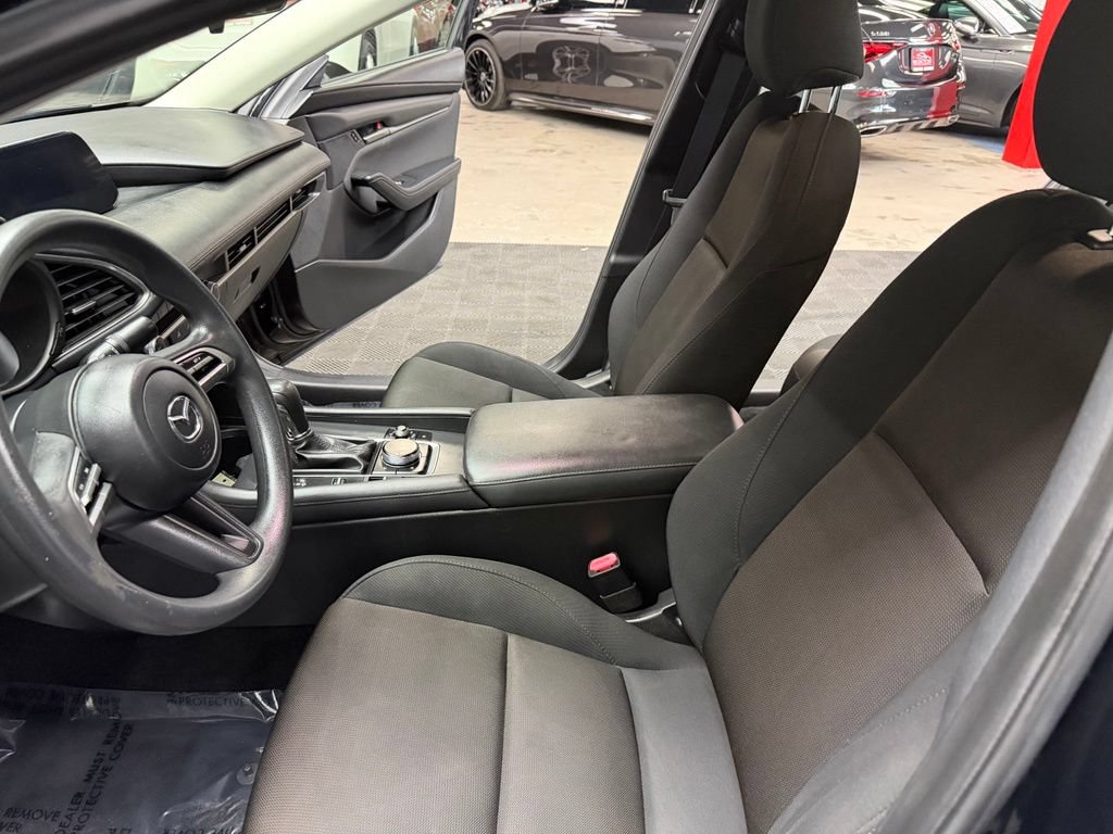 Used 2020 MAZDA MAZDA3 Sedan FWD image 33