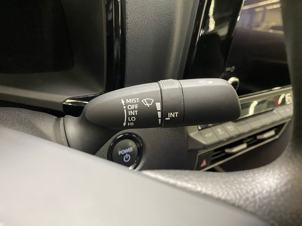 Used 2025 Toyota Camry LE w/ Convenience Package image 29