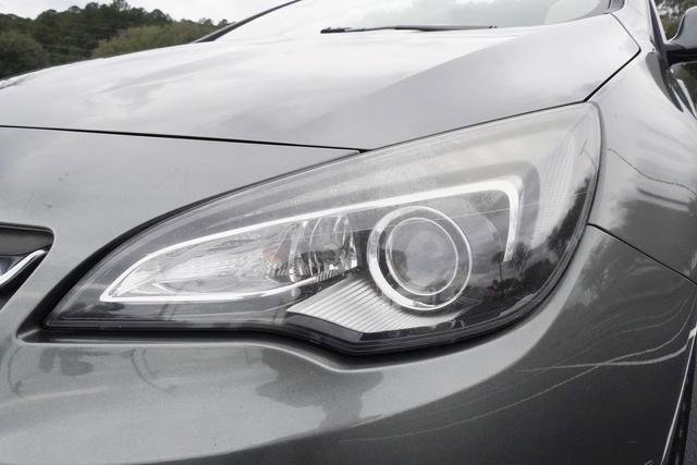 Used 2017 Buick Cascada Premium image 32