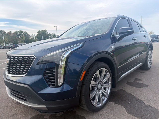 Used 2020 Cadillac XT4 Premium Luxury w/ Enhanced Visibility Package FWD image 2