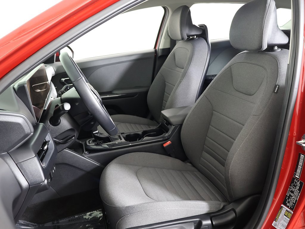 Certified 2025 Kia K4 EX image 28