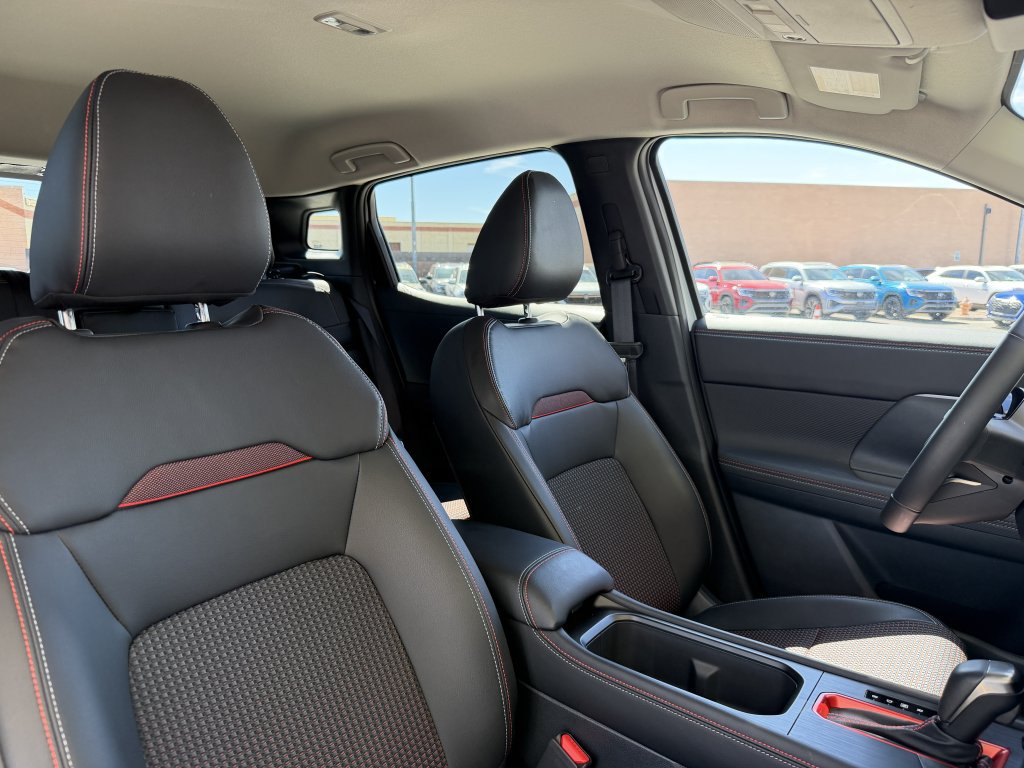 Used 2025 Nissan Kicks SR AWD/4WD image 35