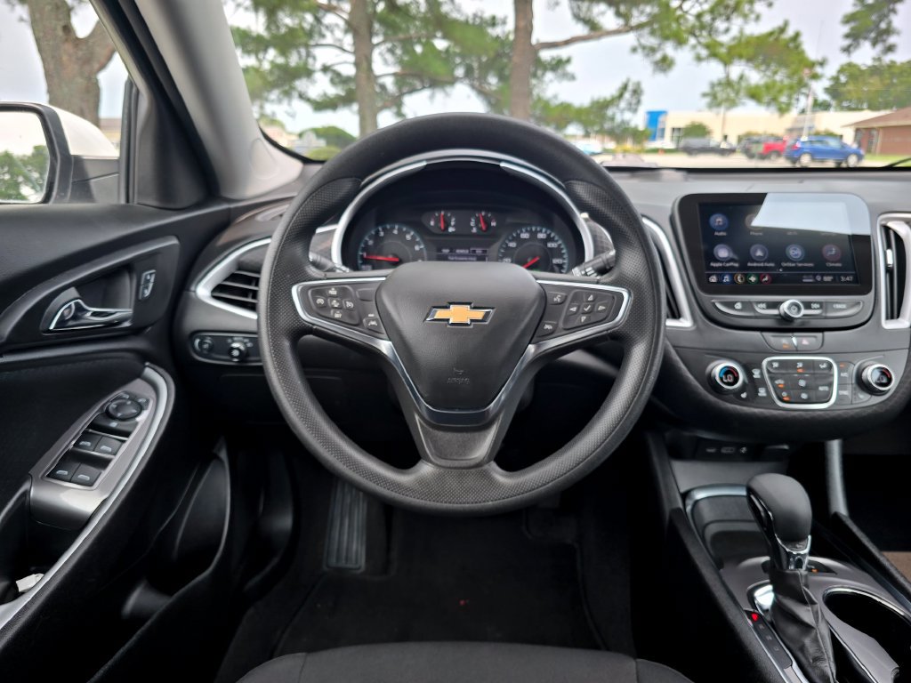Certified 2025 Chevrolet Malibu LT FWD image 13