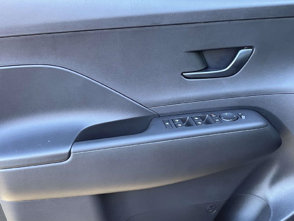 New 2026 Hyundai Kona SE FWD image 12