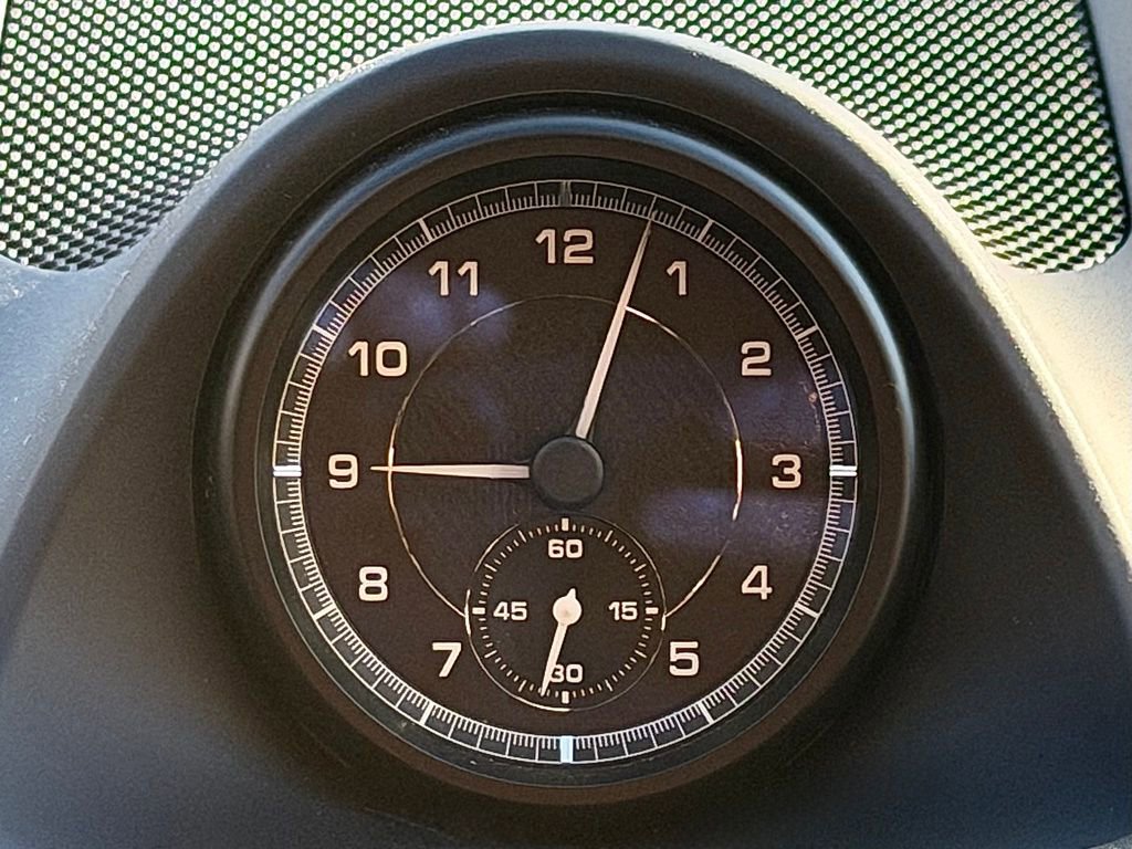 Certified 2025 Porsche Macan image 14