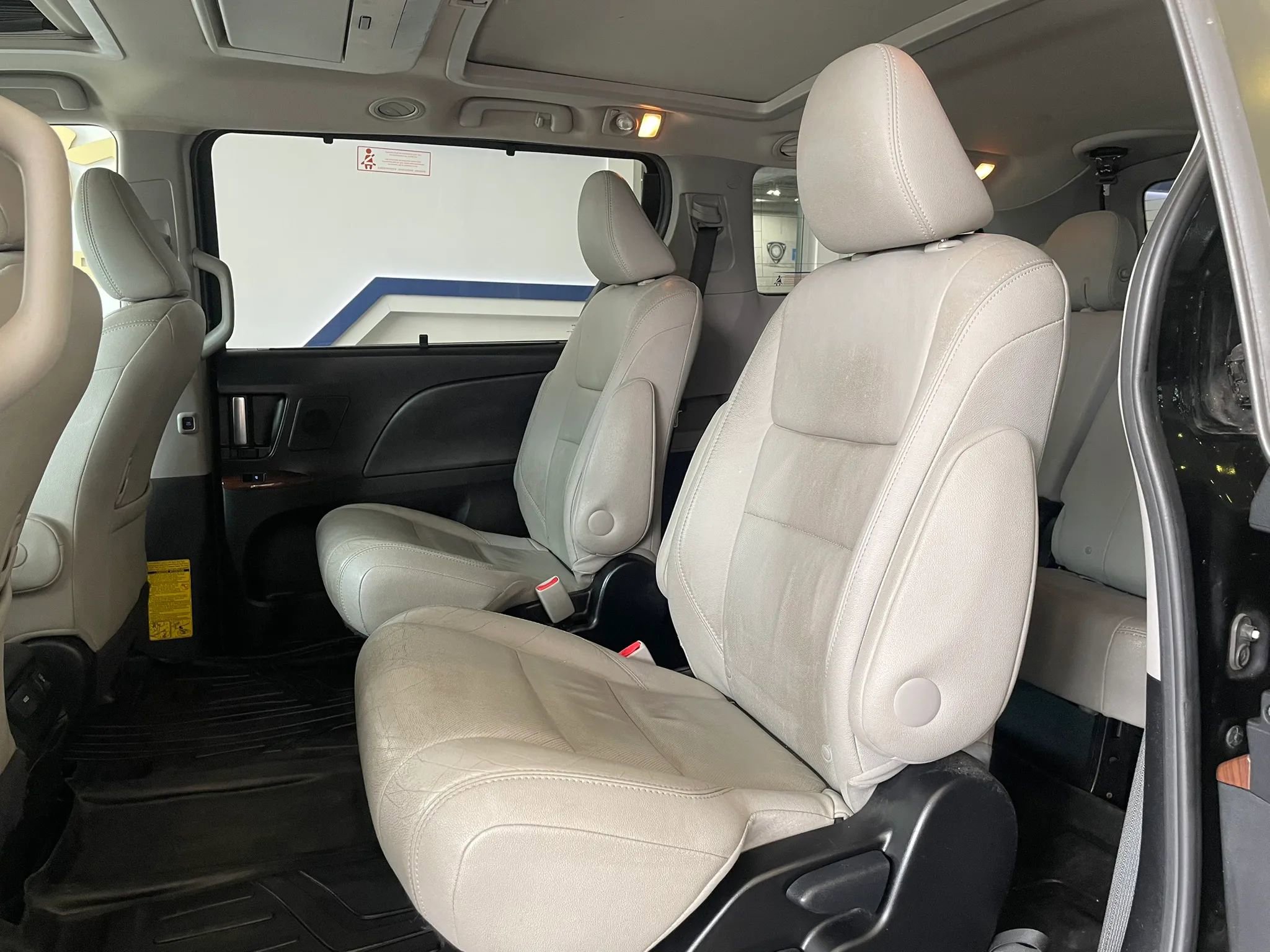 Used 2015 Toyota Sienna Limited Premium AWD/4WD image 18