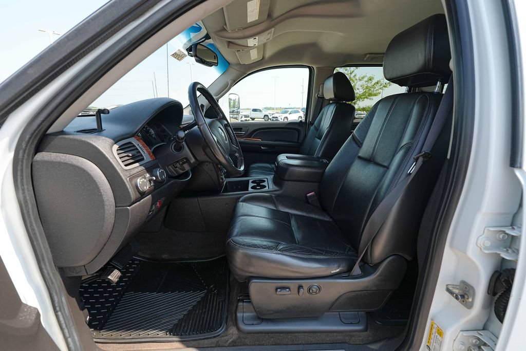 Used 2008 Chevrolet Silverado 2500 LTZ w/ Suspension Package, Off-Road AWD/4WD image 14