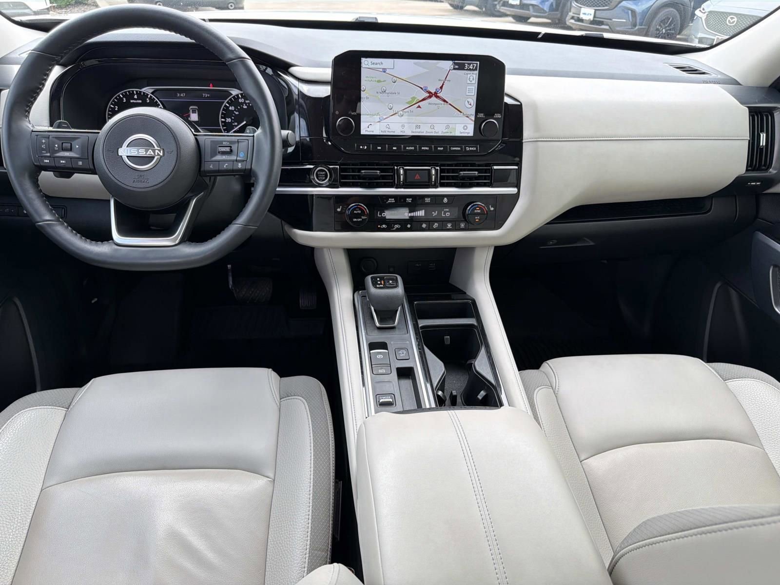 Used 2024 Nissan Pathfinder SL FWD image 17