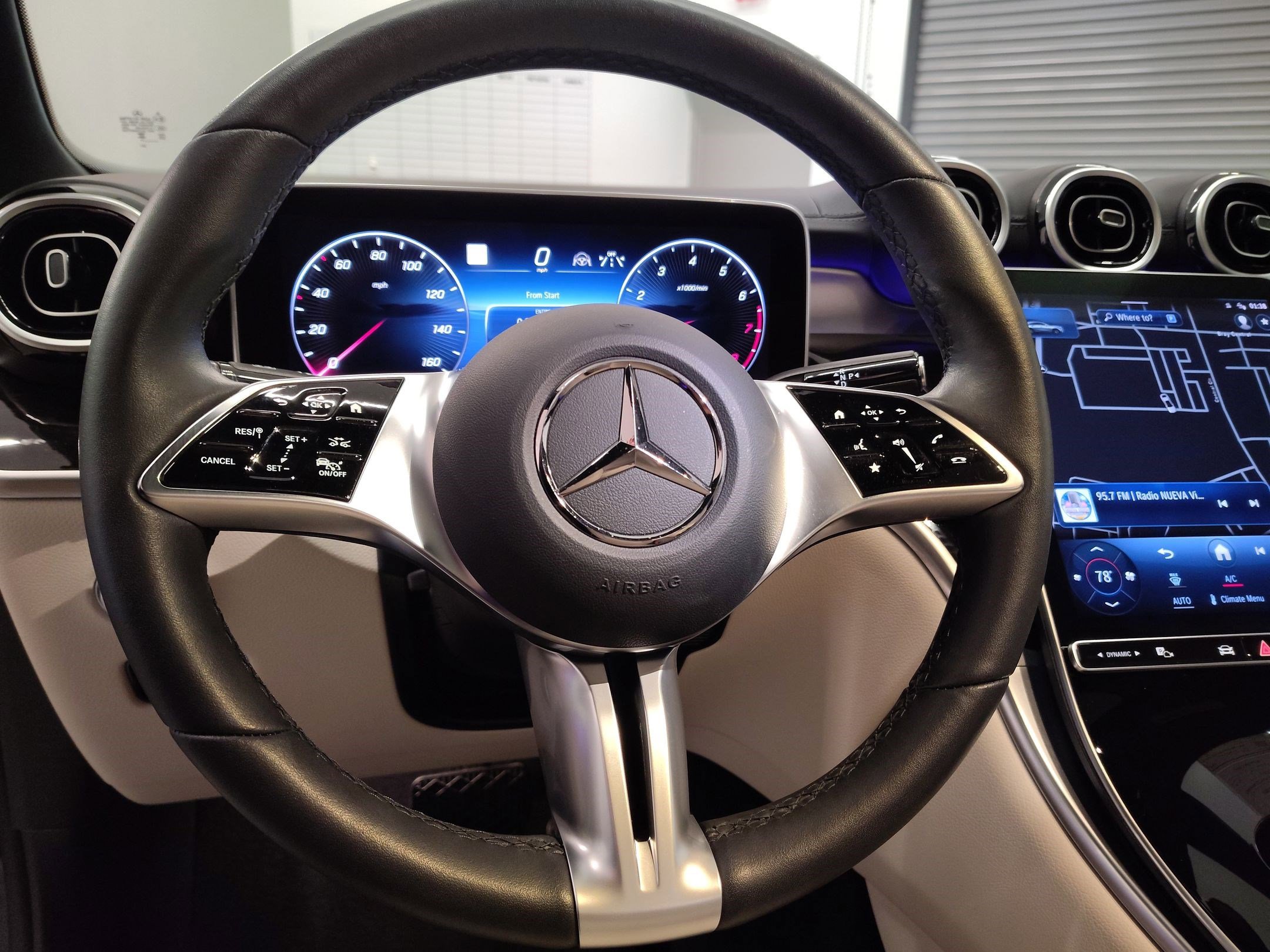 Used 2024 Mercedes-Benz GLC 300 4MATIC image 16