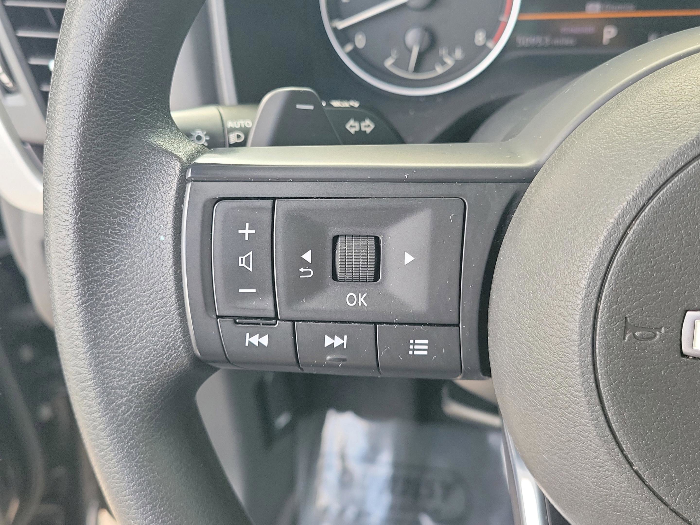 Certified 2024 Nissan Rogue SV image 29