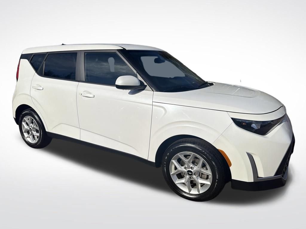 Used 2025 Kia Soul S image 8